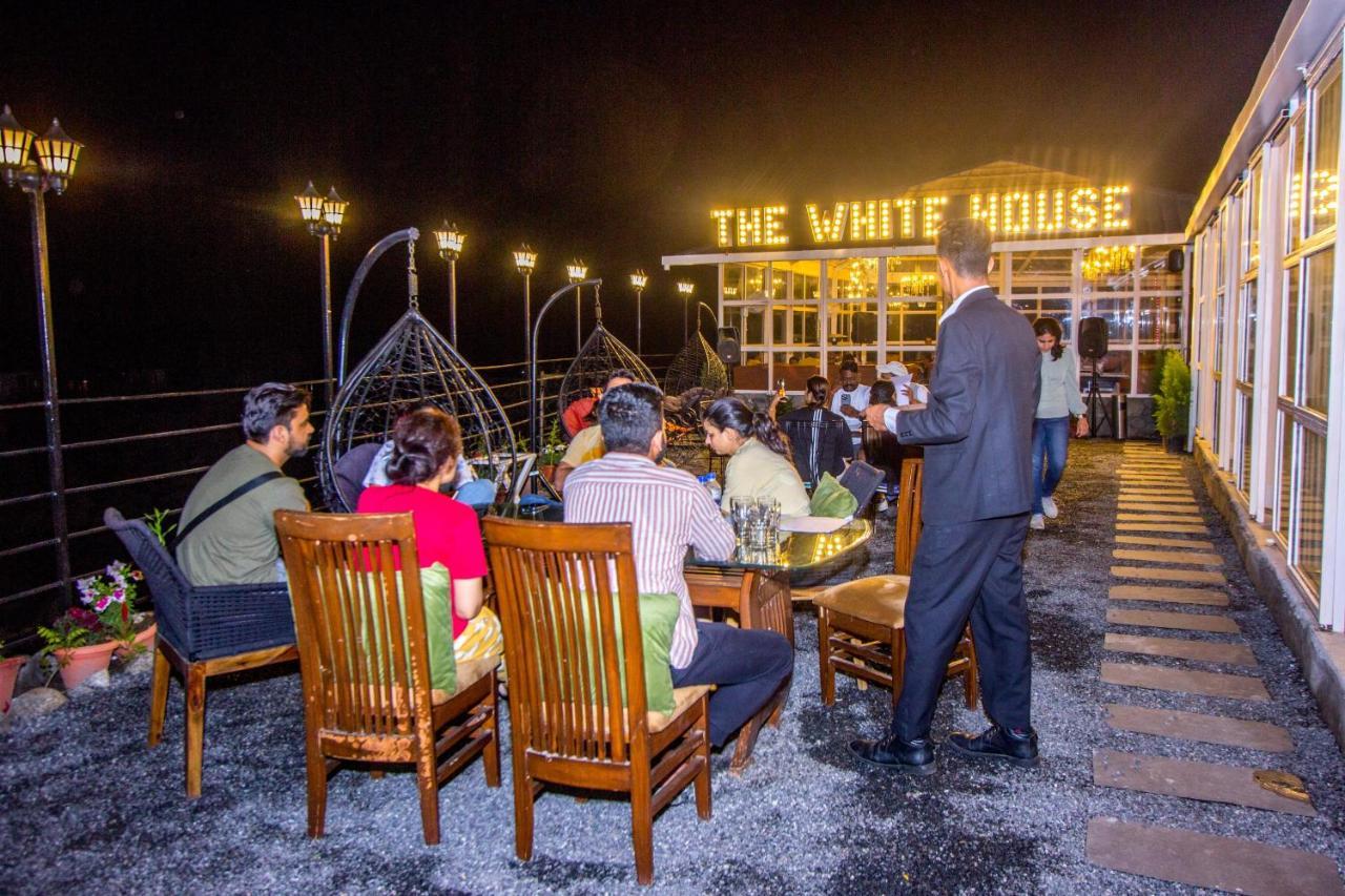 Paradise-The Whitehouse Cafe Manāli Dış mekan fotoğraf