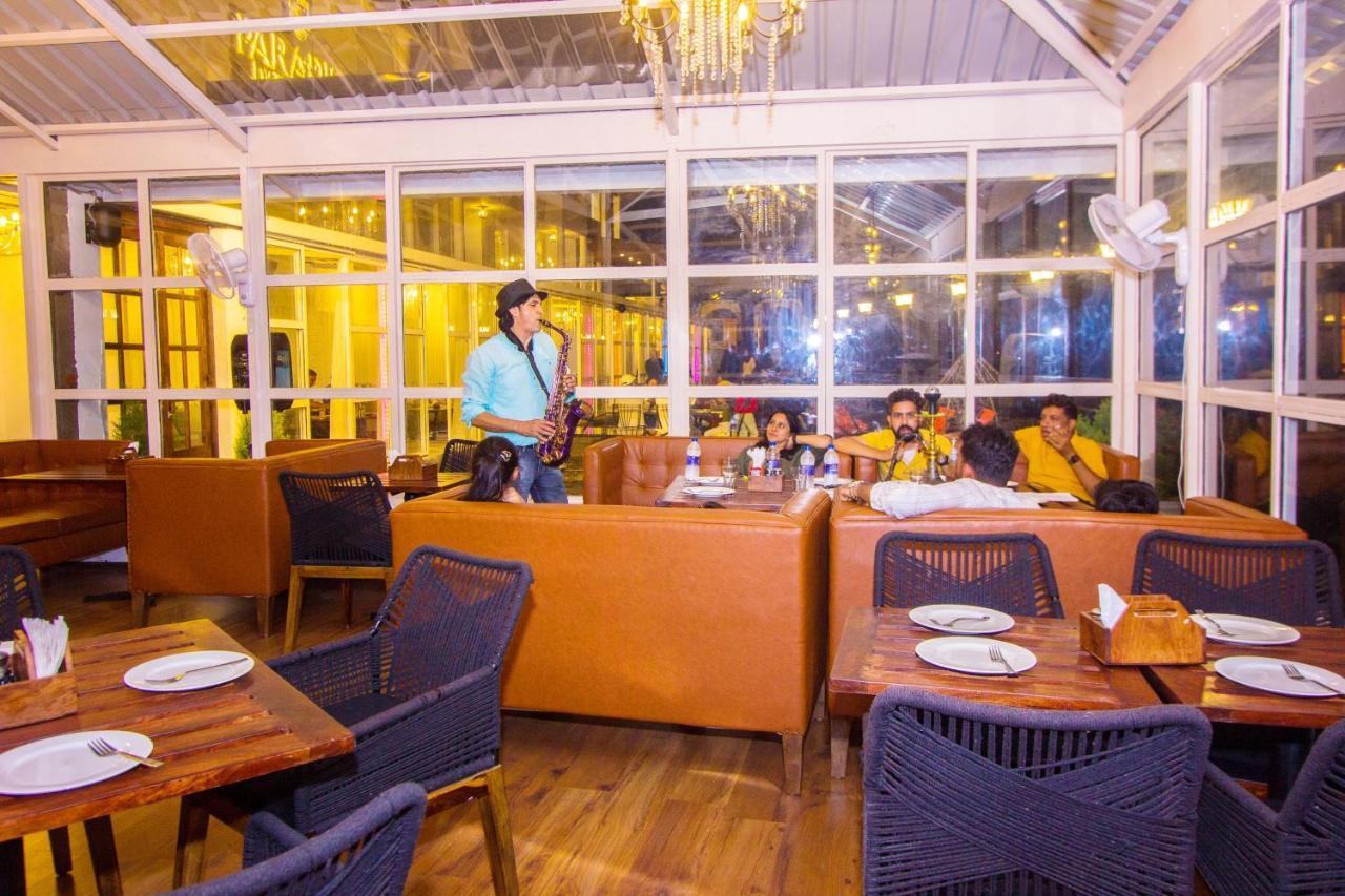 Paradise-The Whitehouse Cafe Manāli Dış mekan fotoğraf